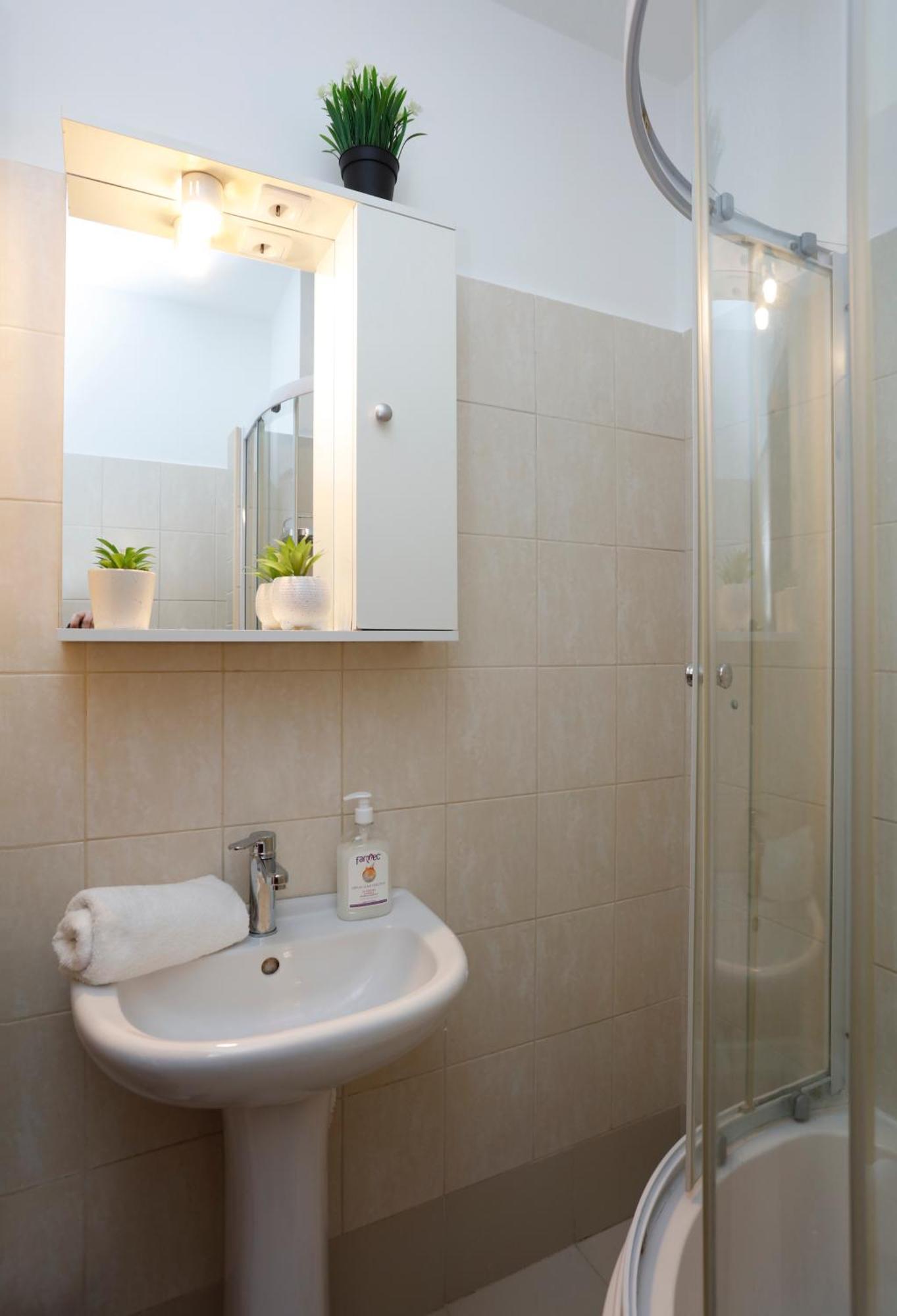 Enchanting Retreat - Historic Old Town - Pet-Friendly Haven - Steps From Unirii Bucareste Exterior foto