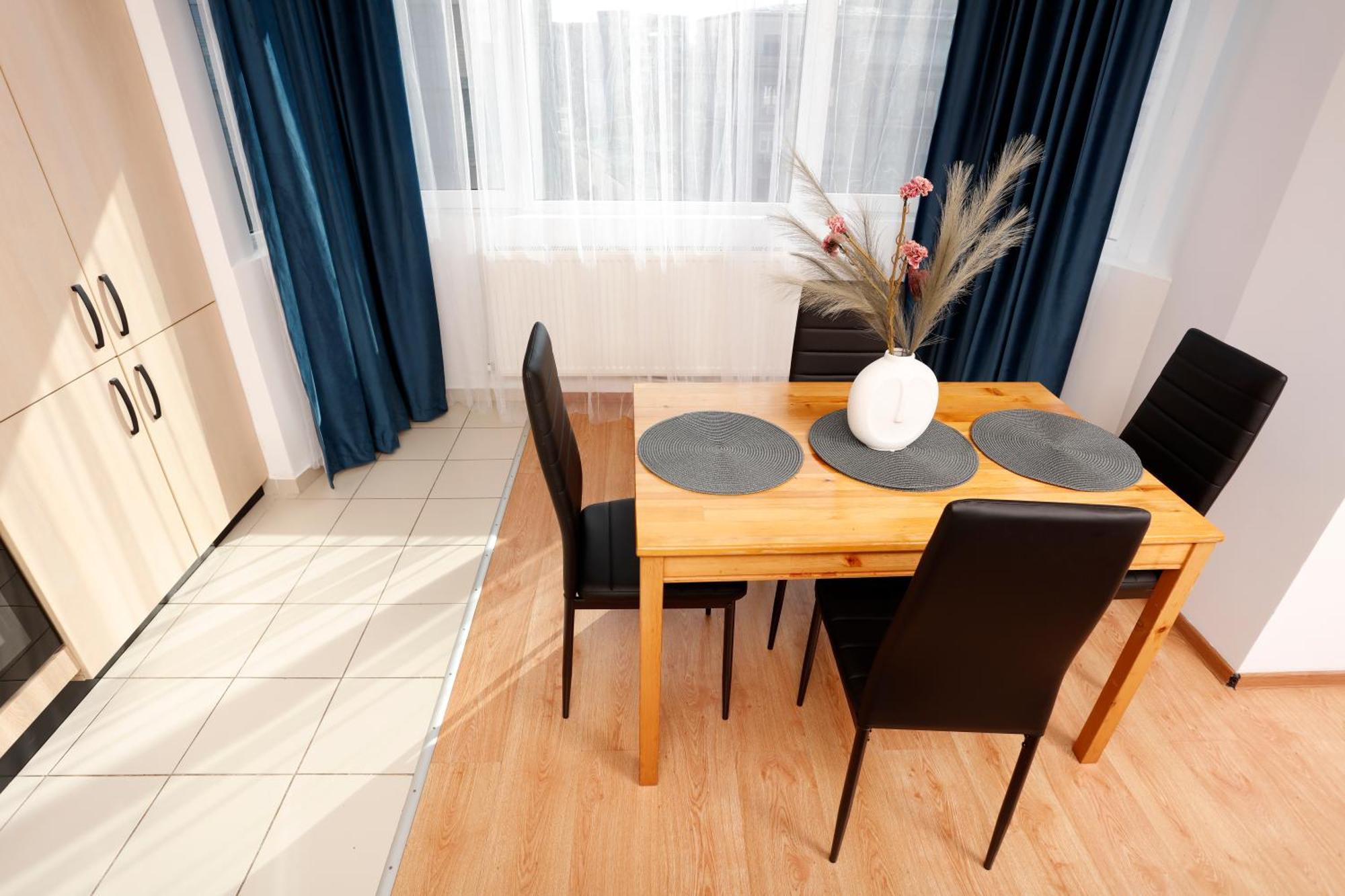 Enchanting Retreat - Historic Old Town - Pet-Friendly Haven - Steps From Unirii Bucareste Exterior foto